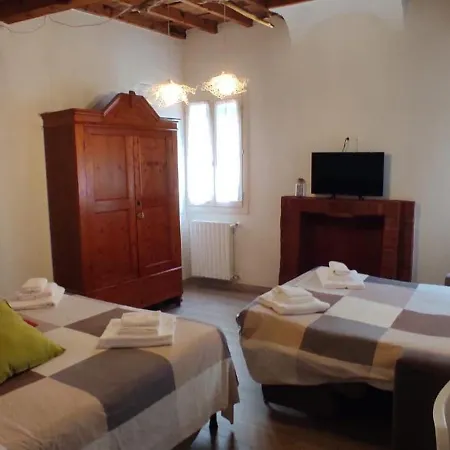 Green Rooms Ferrara בית הארחה 4*