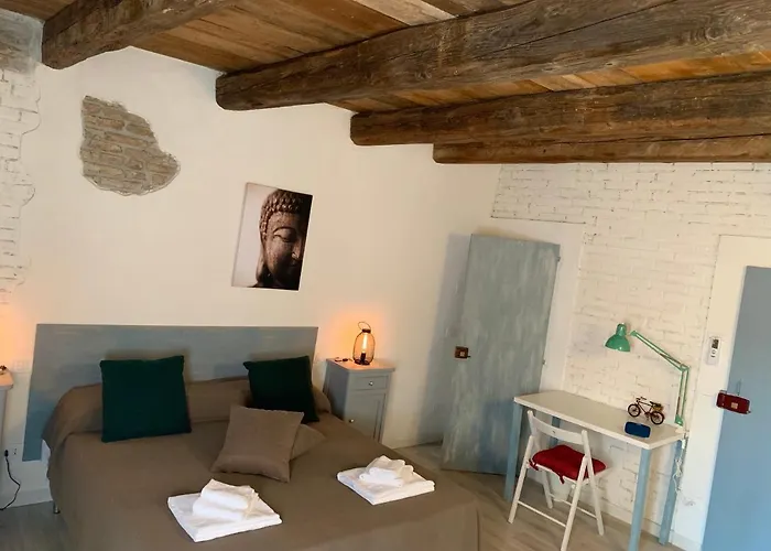 Πανσιόν Green Rooms Ferrara