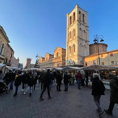 Green Rooms Ferrara بيت ضيافة