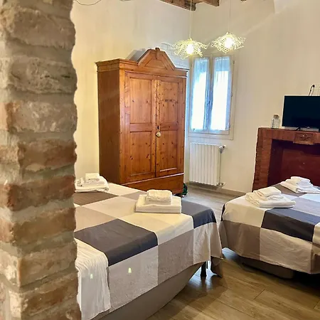 Green Rooms Ferrara Guest house *
